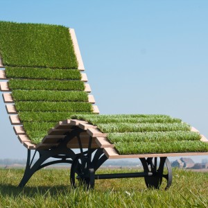 artificial-grass-deckchair